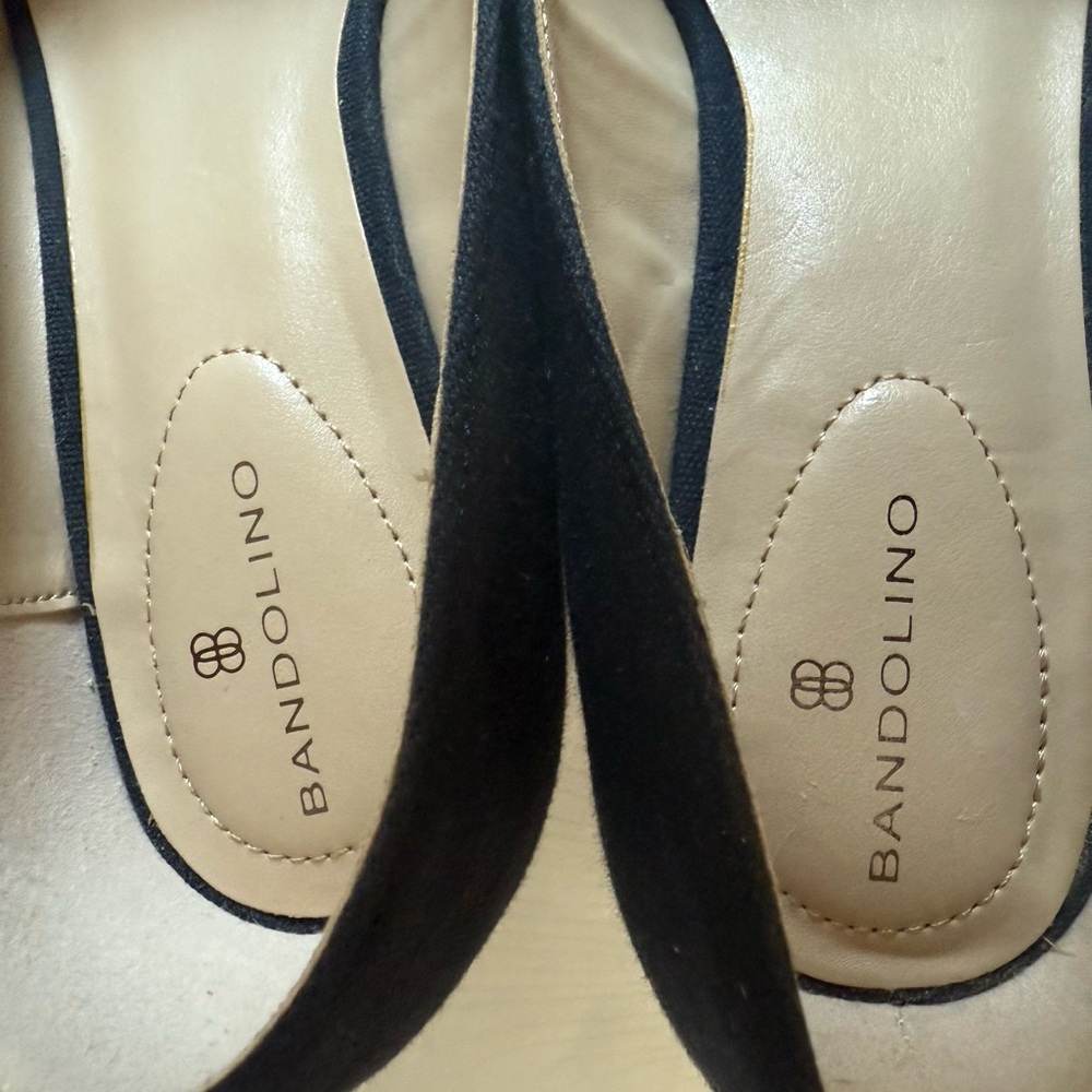 Bandolino Women's Beige and Black Loafers